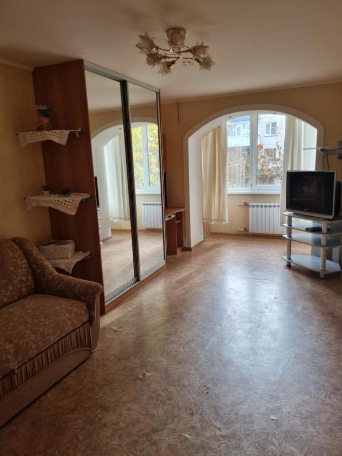 Apartmán 1Комнатная Квартира С Ноткой Прованса Kremenčuk Exteriér fotografie