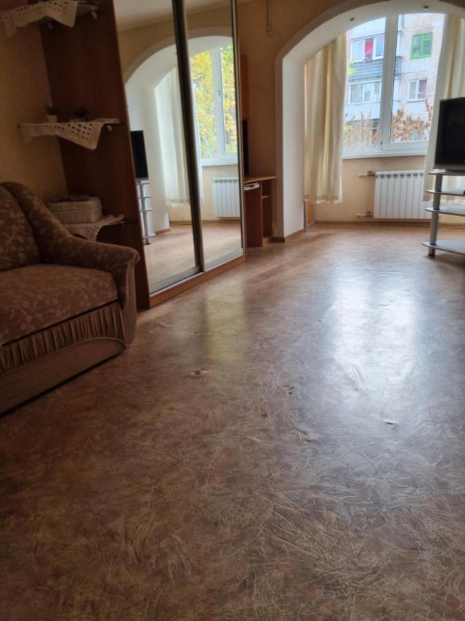 Apartmán 1Комнатная Квартира С Ноткой Прованса Kremenčuk Exteriér fotografie